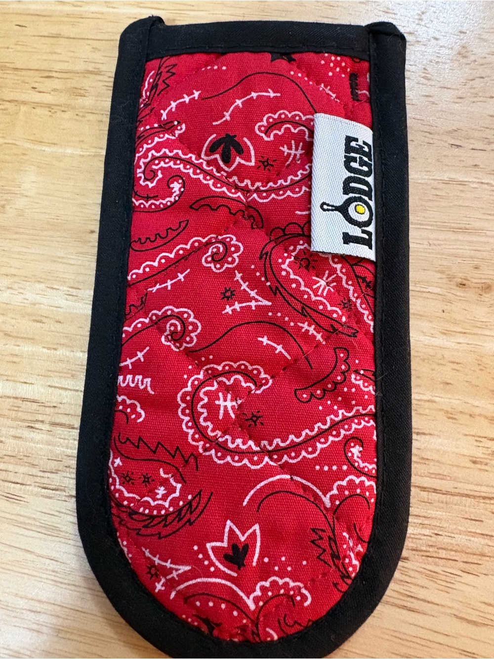 Lodge Red Paisley Oven Mitt Holder cast iron skillet handle